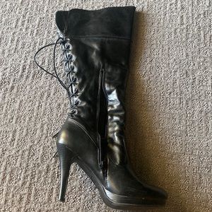 Madeline Stewart size 7 1/2 black boots